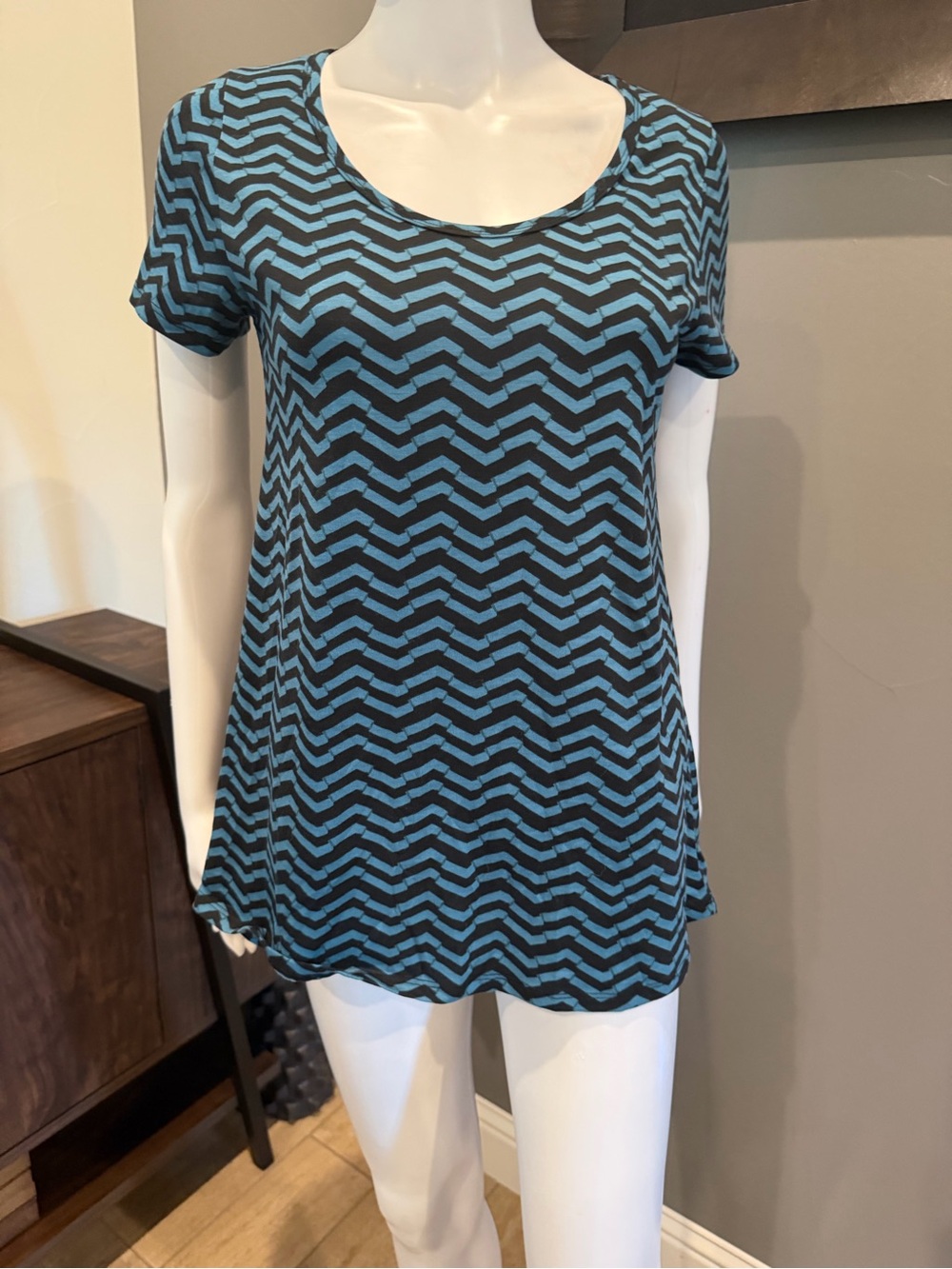 Lula Roe Teal/Black Top - XXS
